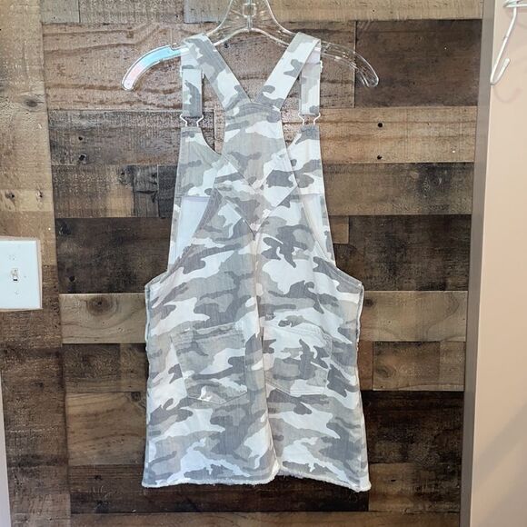 ✨Tractr Gray & White Camoflauge Overalls Dress - Picture 7 of 7